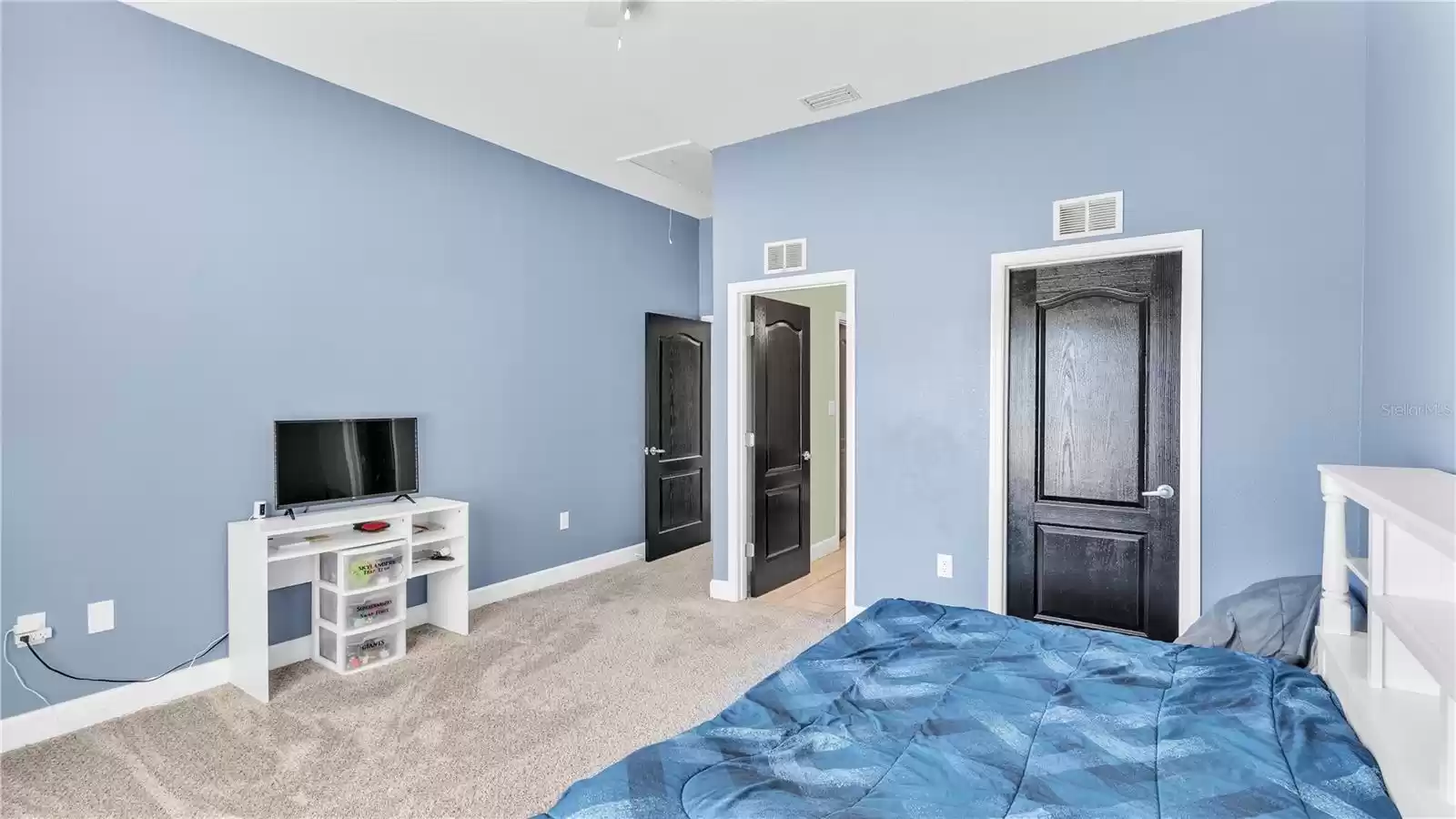 2nd floor bedroom