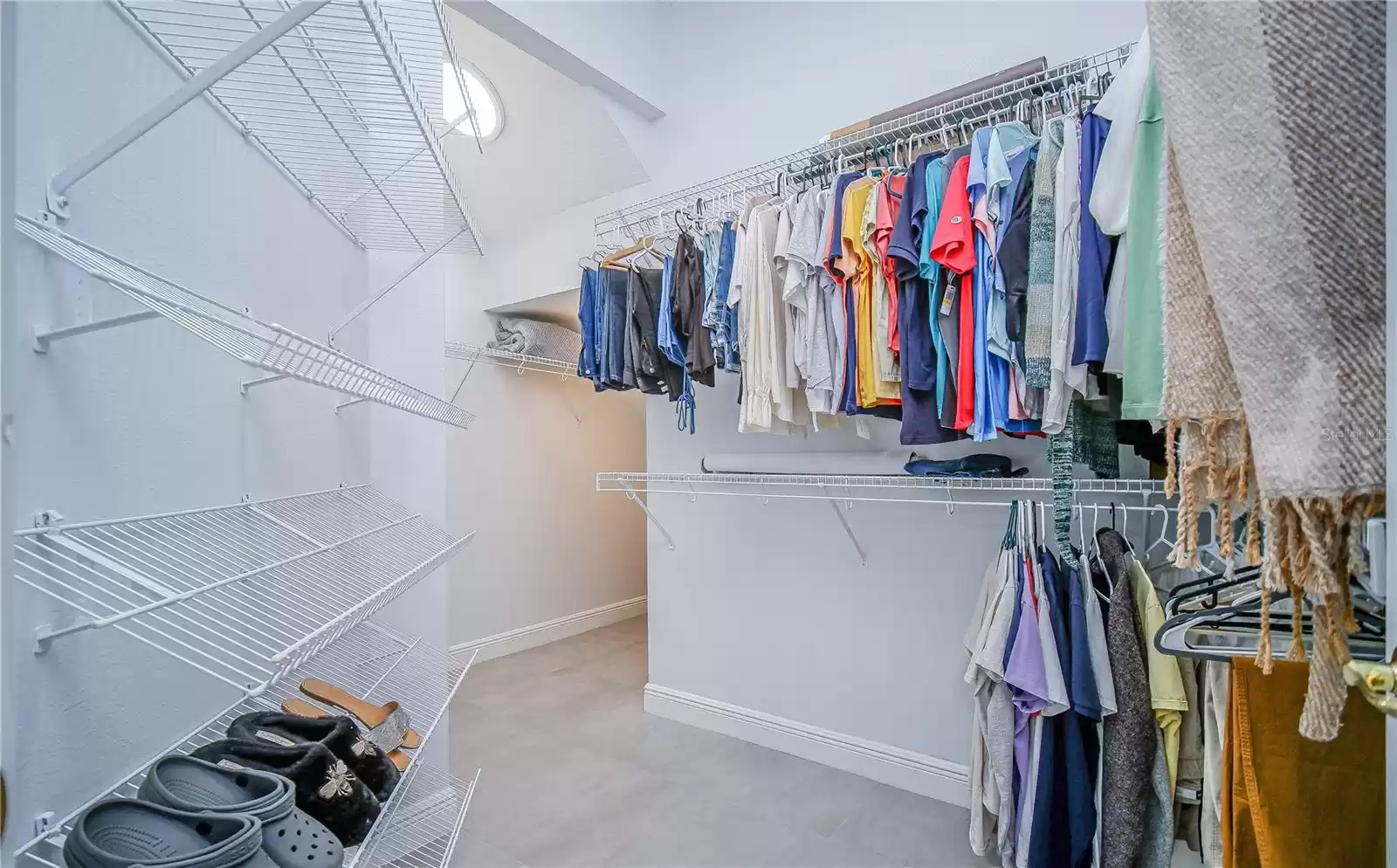 Master bedroom walking closet