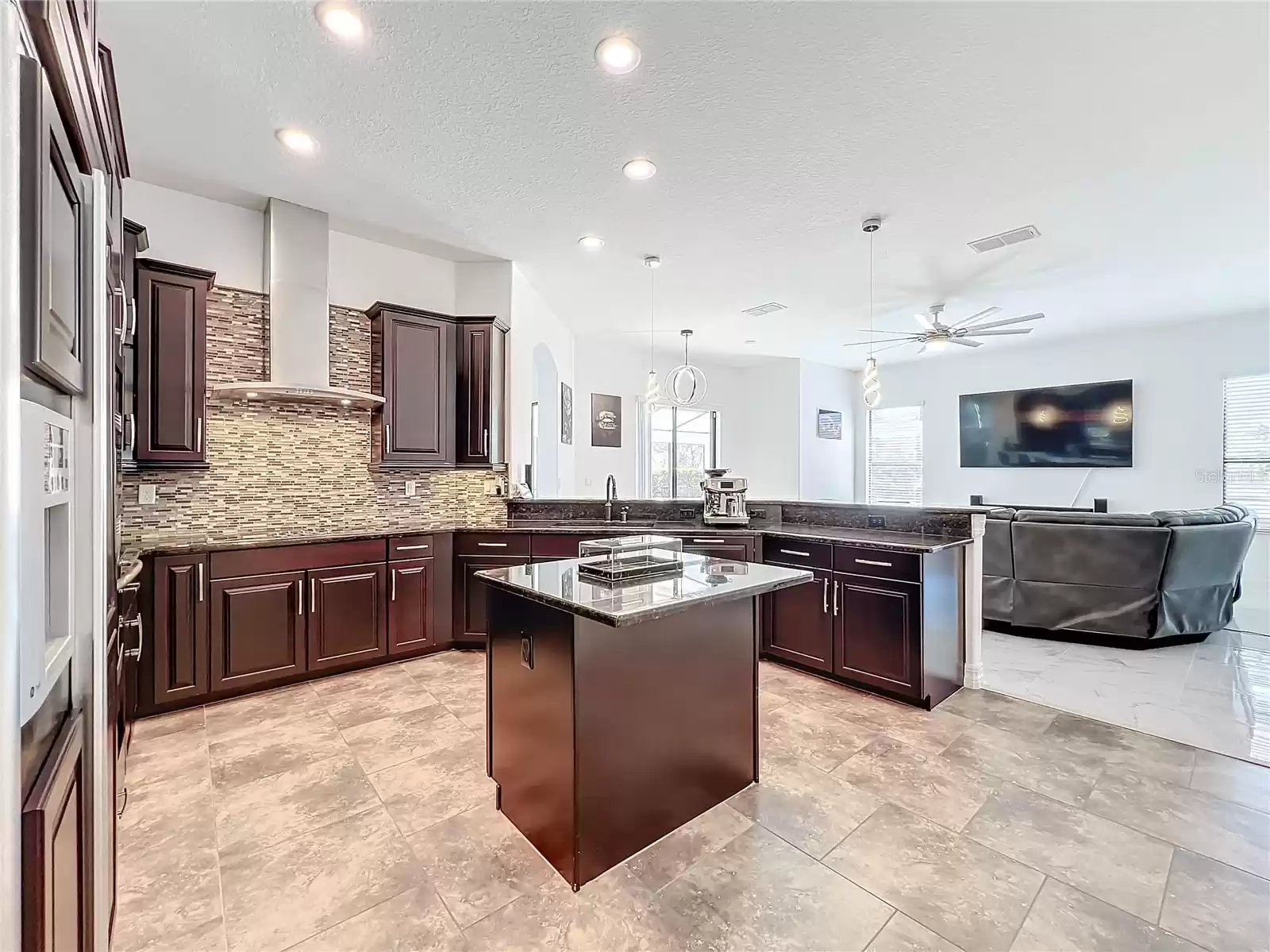 Kitchen - 32702 View Haven Ln