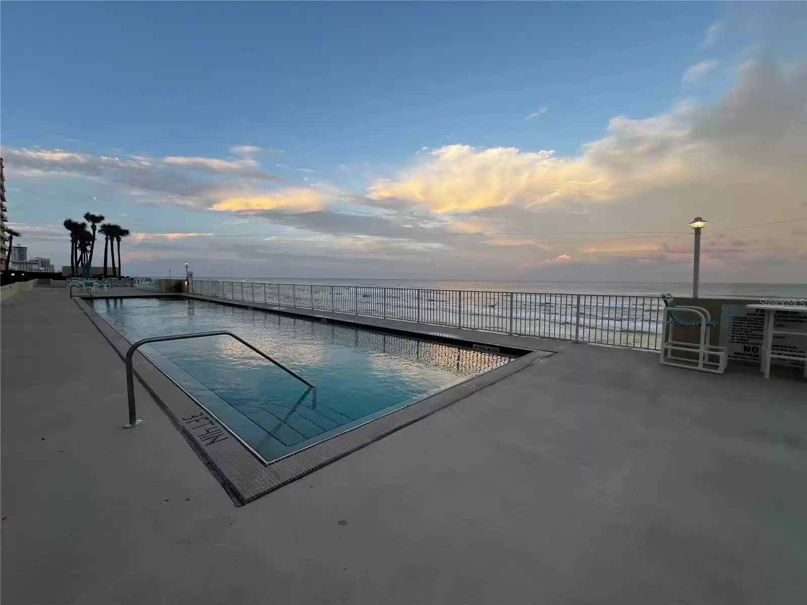 2937 ATLANTIC AVENUE, DAYTONA BEACH SHORES, Florida 32118, 3 Bedrooms Bedrooms, ,2 BathroomsBathrooms,Residential,For Sale,ATLANTIC,MFRO6181296