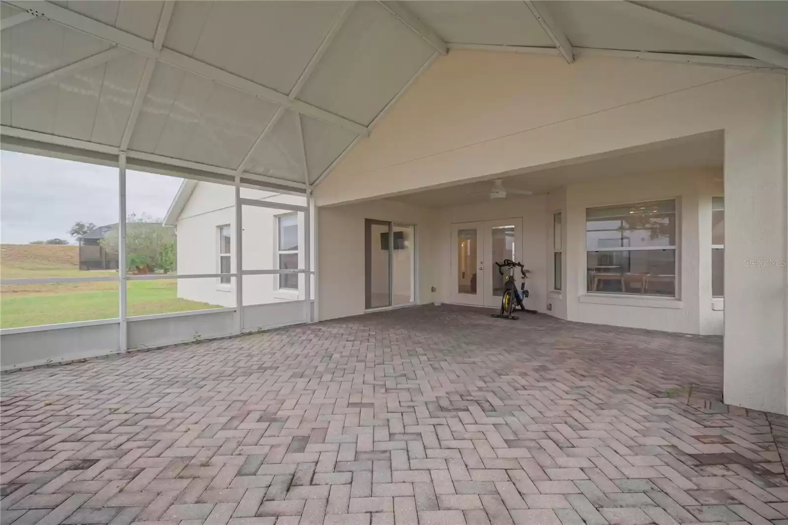 709 KNIGHTSBRIDGE CIRCLE, DAVENPORT, Florida 33896, 3 Bedrooms Bedrooms, ,2 BathroomsBathrooms,Residential,For Sale,KNIGHTSBRIDGE,MFRV4933374