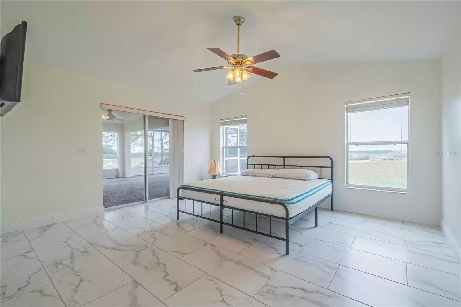 709 KNIGHTSBRIDGE CIRCLE, DAVENPORT, Florida 33896, 3 Bedrooms Bedrooms, ,2 BathroomsBathrooms,Residential,For Sale,KNIGHTSBRIDGE,MFRV4933374