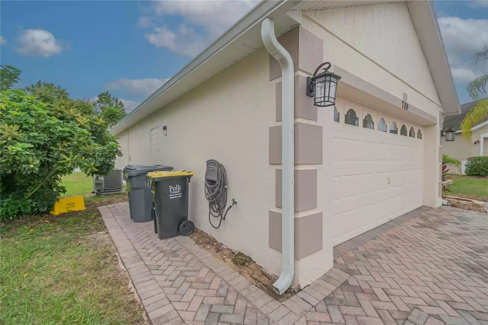 709 KNIGHTSBRIDGE CIRCLE, DAVENPORT, Florida 33896, 3 Bedrooms Bedrooms, ,2 BathroomsBathrooms,Residential,For Sale,KNIGHTSBRIDGE,MFRV4933374