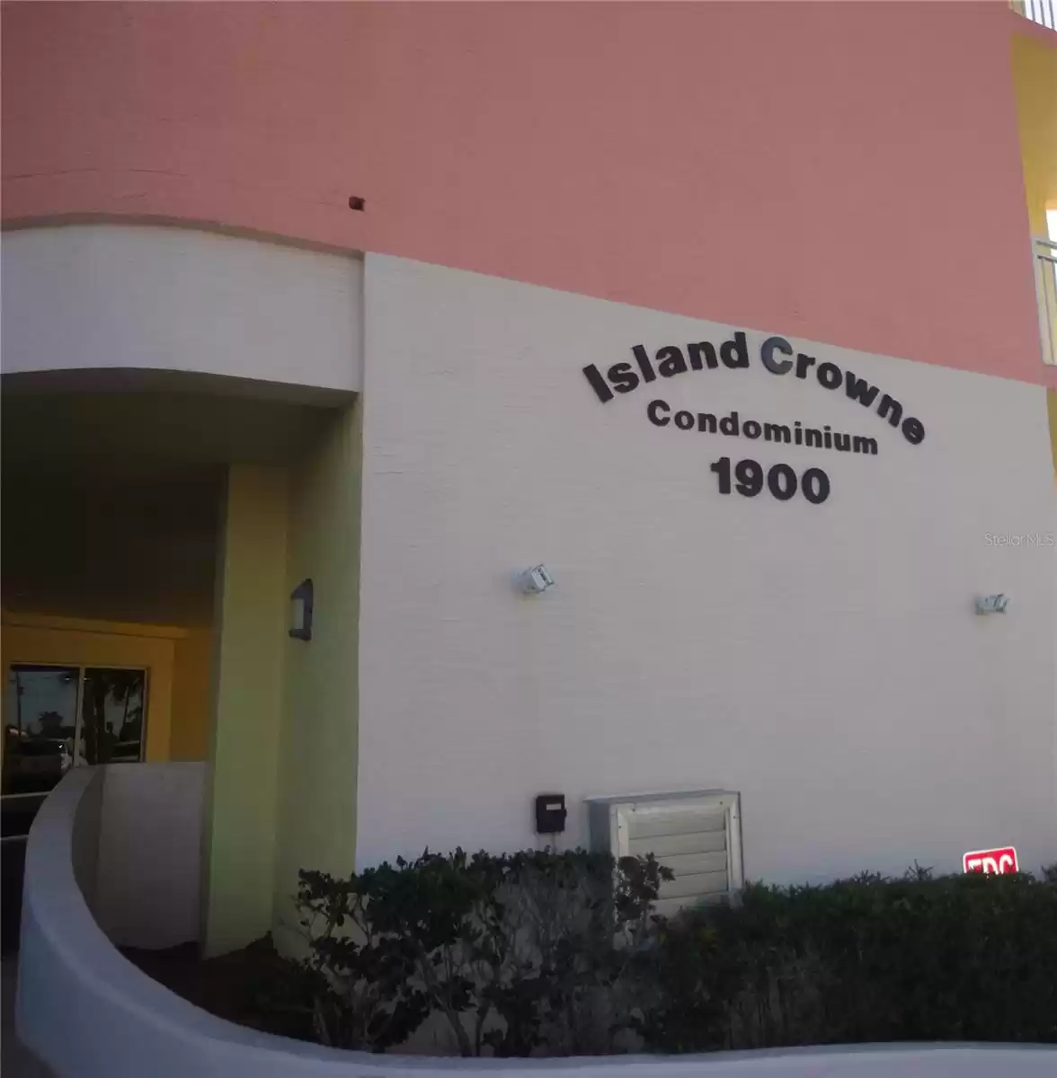 Island Crowne