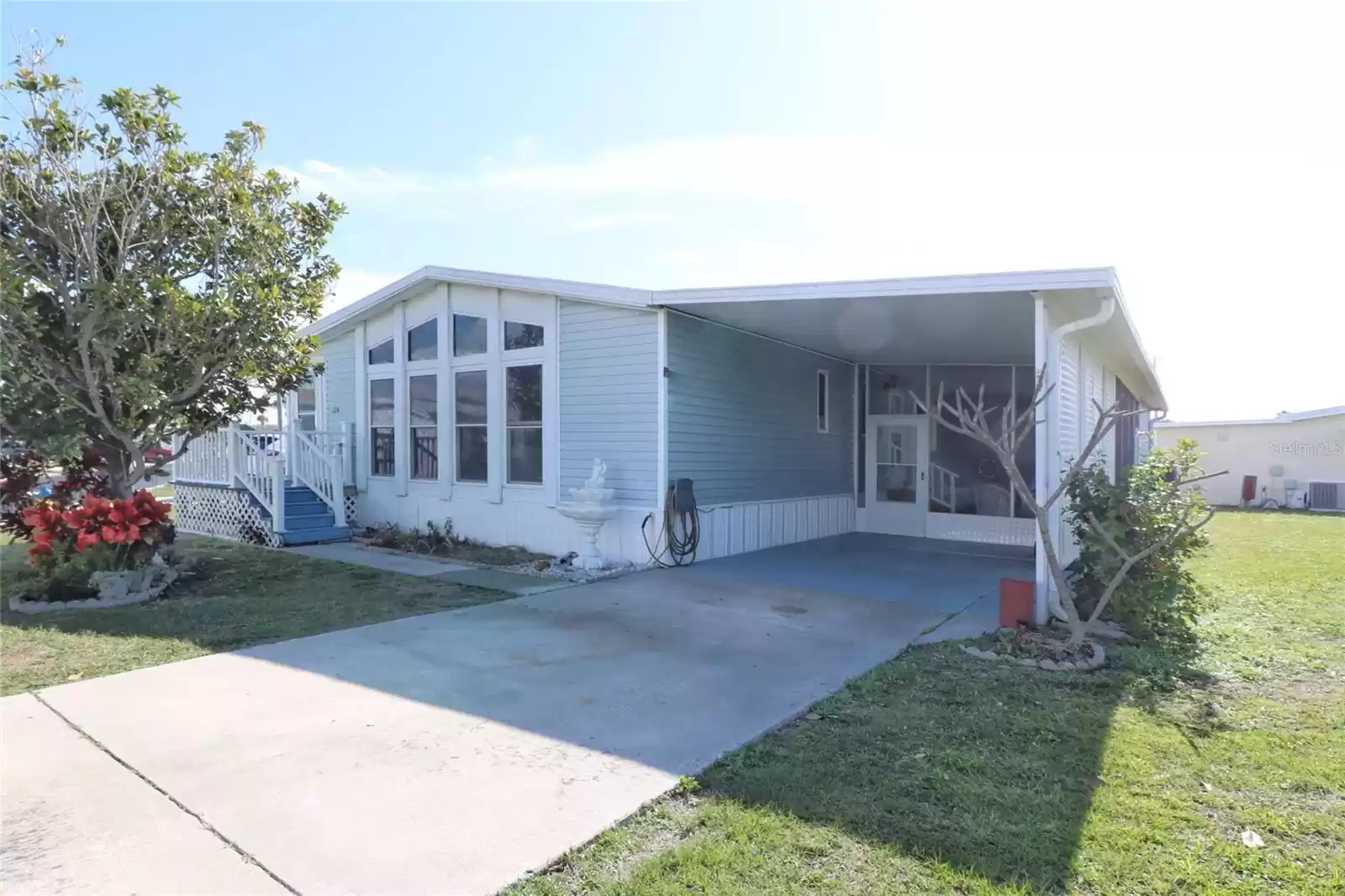 124 SAINT JOHNS WAY, APOLLO BEACH, Florida 33572, 3 Bedrooms Bedrooms, ,2 BathroomsBathrooms,Residential,For Sale,SAINT JOHNS,MFRT3506666