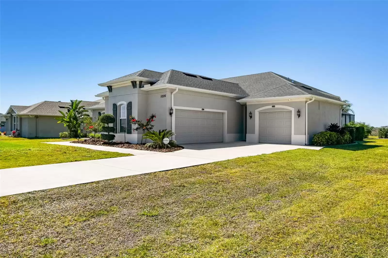 5226 LAKE VENICE DRIVE, WIMAUMA, Florida 33598, 3 Bedrooms Bedrooms, ,3 BathroomsBathrooms,Residential,For Sale,LAKE VENICE,MFRU8232772