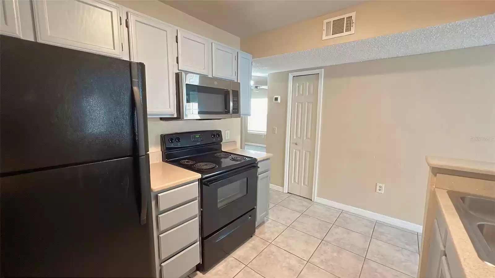 660 YOUNGSTOWN PARKWAY, ALTAMONTE SPRINGS, Florida 32714, 3 Bedrooms Bedrooms, ,2 BathroomsBathrooms,Residential,For Sale,YOUNGSTOWN,MFRO6183430