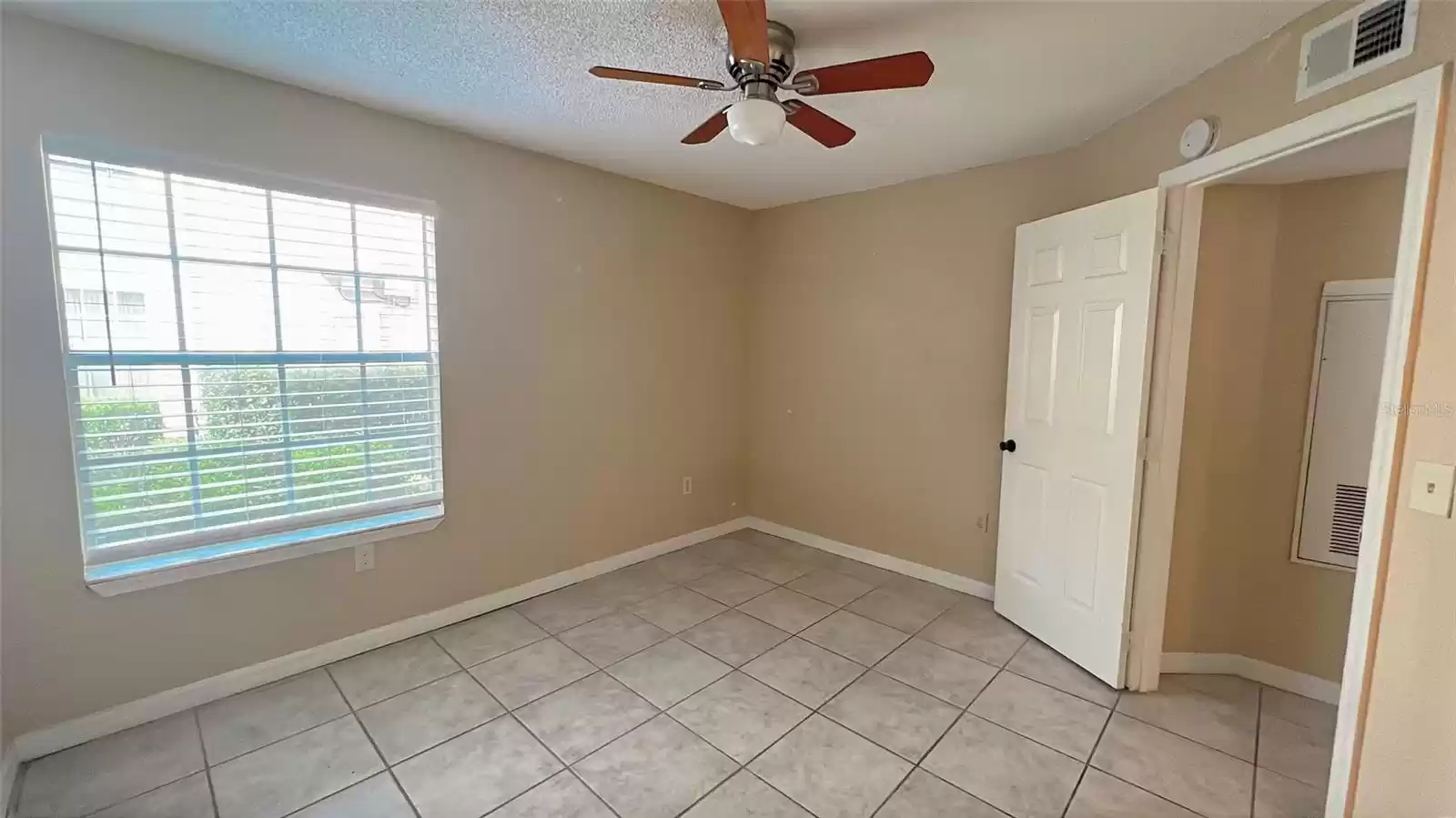 660 YOUNGSTOWN PARKWAY, ALTAMONTE SPRINGS, Florida 32714, 3 Bedrooms Bedrooms, ,2 BathroomsBathrooms,Residential,For Sale,YOUNGSTOWN,MFRO6183430