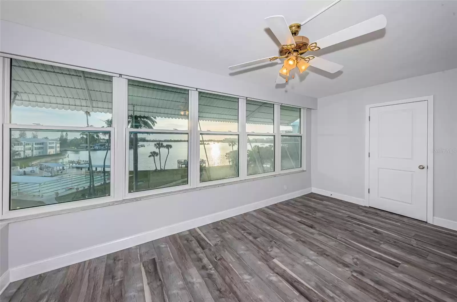 1868 SHORE DRIVE, SOUTH PASADENA, Florida 33707, 2 Bedrooms Bedrooms, ,2 BathroomsBathrooms,Residential,For Sale,SHORE,MFRU8232615