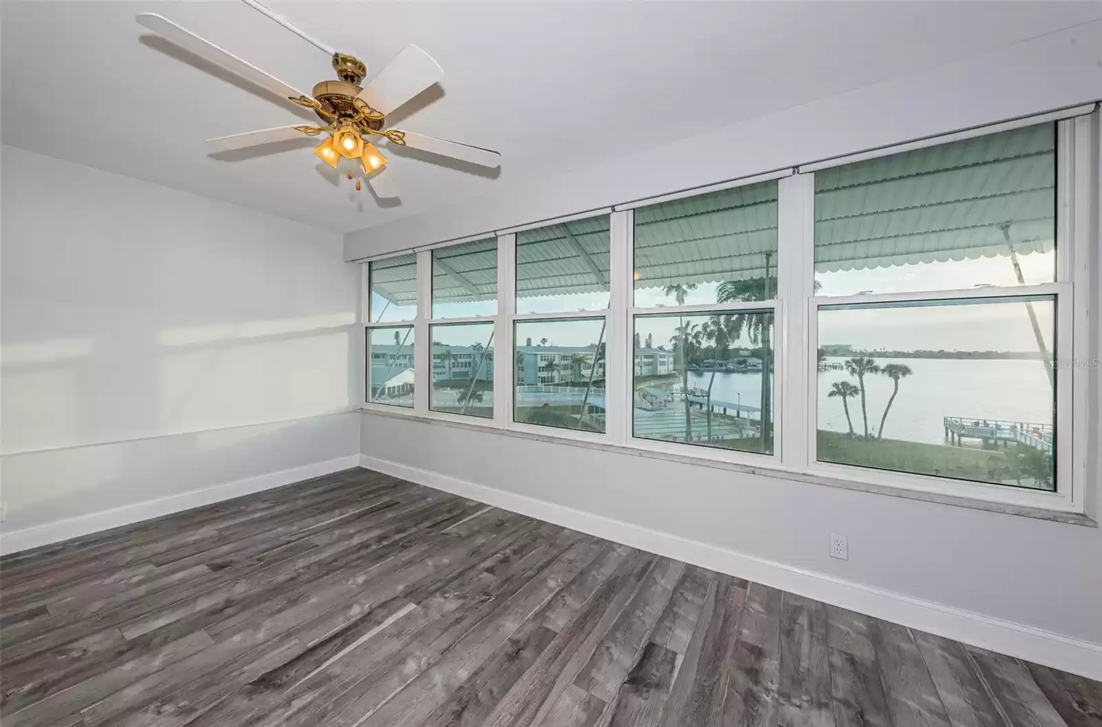 1868 SHORE DRIVE, SOUTH PASADENA, Florida 33707, 2 Bedrooms Bedrooms, ,2 BathroomsBathrooms,Residential,For Sale,SHORE,MFRU8232615