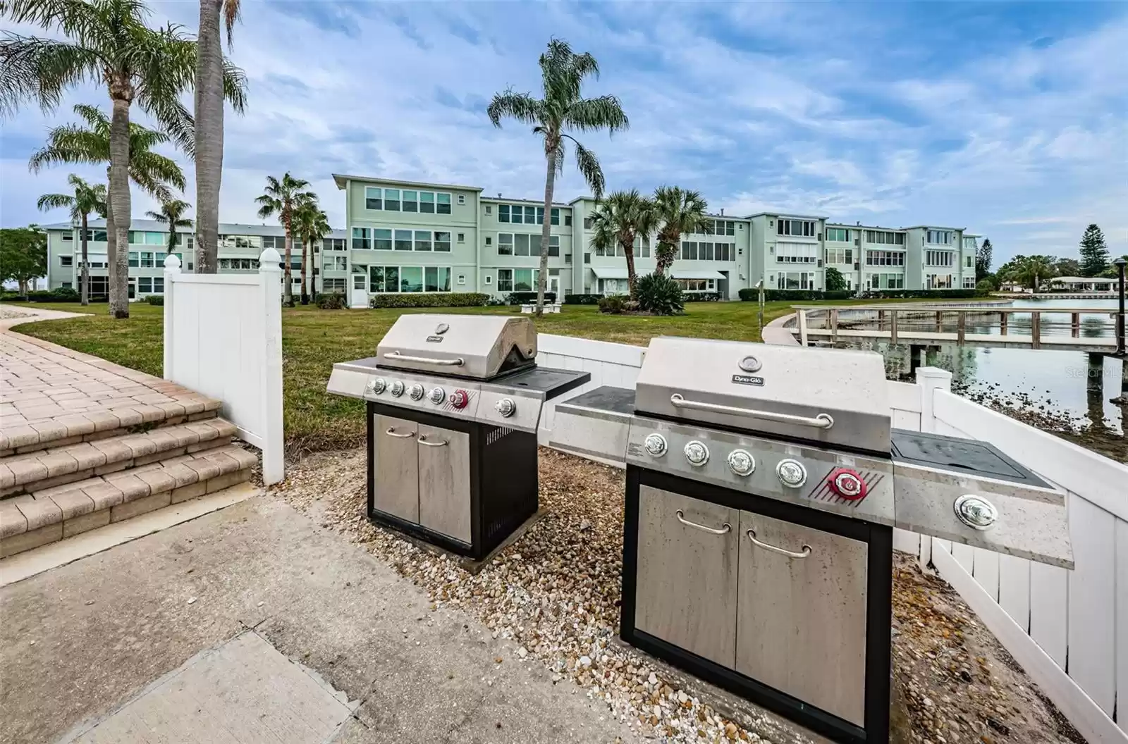 1868 SHORE DRIVE, SOUTH PASADENA, Florida 33707, 2 Bedrooms Bedrooms, ,2 BathroomsBathrooms,Residential,For Sale,SHORE,MFRU8232615