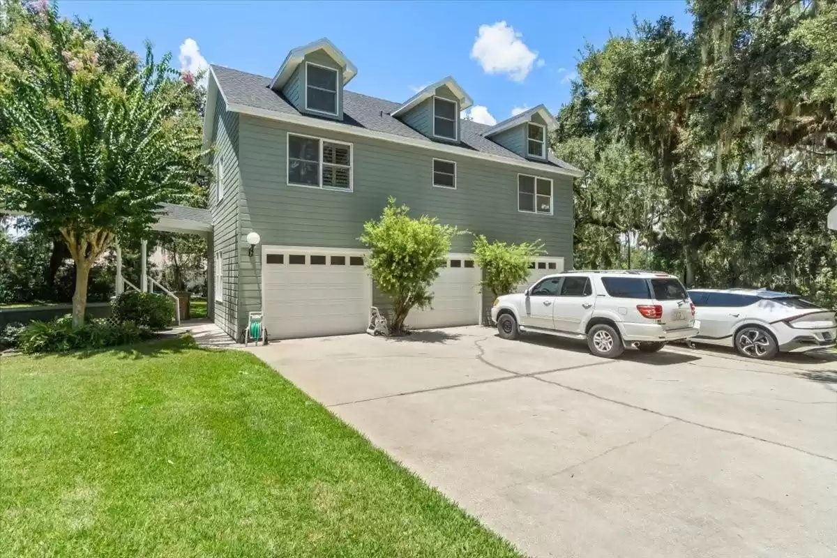 3 Car Garage with Apartment