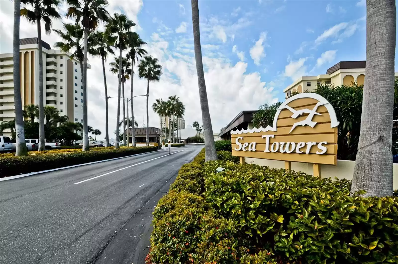 Entrance into Sea Towers Community & Security Guard  for visitor check in