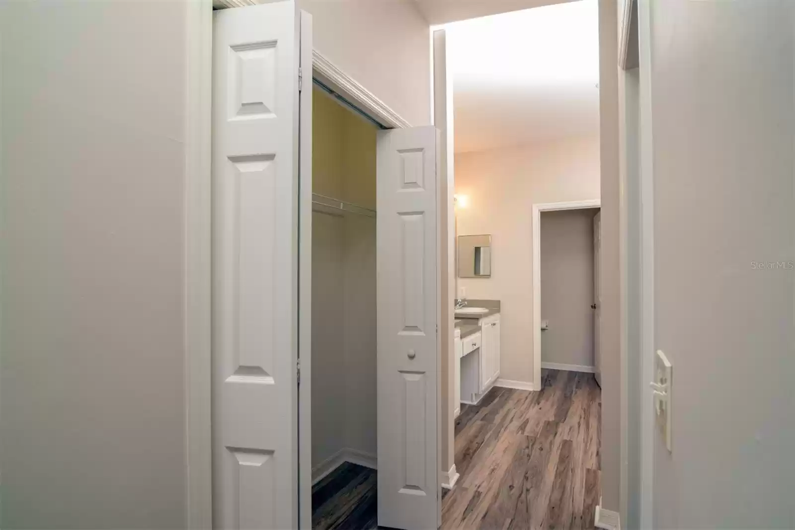 Two closets in master en suite