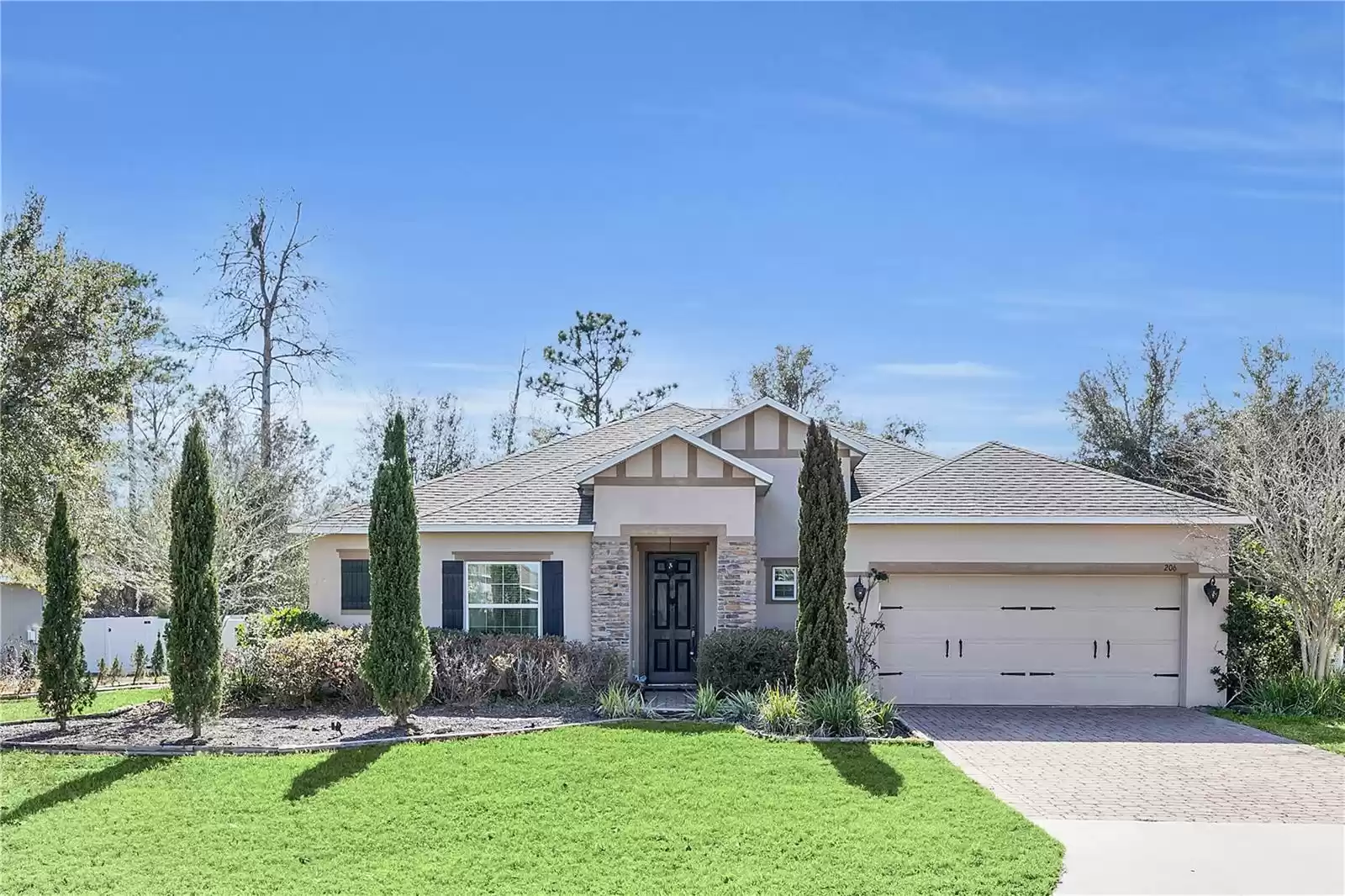 206 BUTTER HILL DRIVE, DELAND, Florida 32724, 3 Bedrooms Bedrooms, ,3 BathroomsBathrooms,Residential,For Sale,BUTTER HILL,MFRO6183963