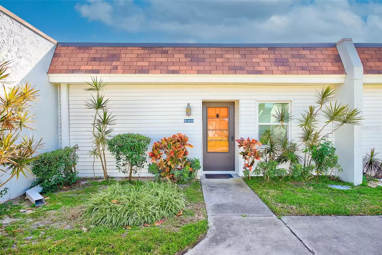 13934 MISSION OAKS BOULEVARD, SEMINOLE, Florida 33776, 1 Bedroom Bedrooms, ,1 BathroomBathrooms,Residential,For Sale,MISSION OAKS,MFRU8229328