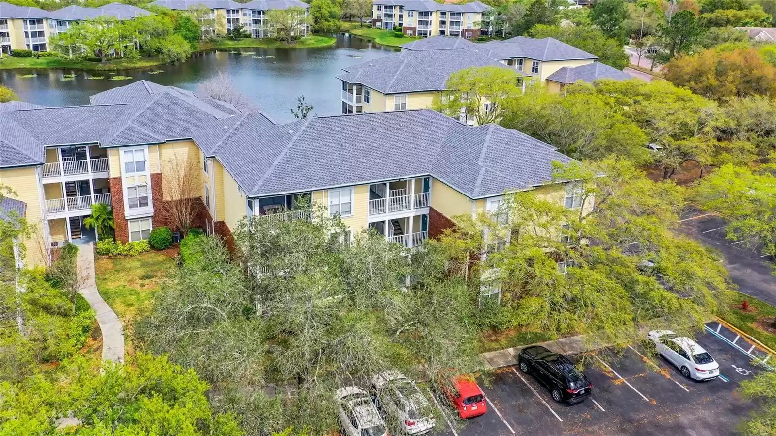 4115 CHATHAM OAK COURT, TAMPA, Florida 33624, 2 Bedrooms Bedrooms, ,2 BathroomsBathrooms,Residential,For Sale,CHATHAM OAK,MFRT3508193