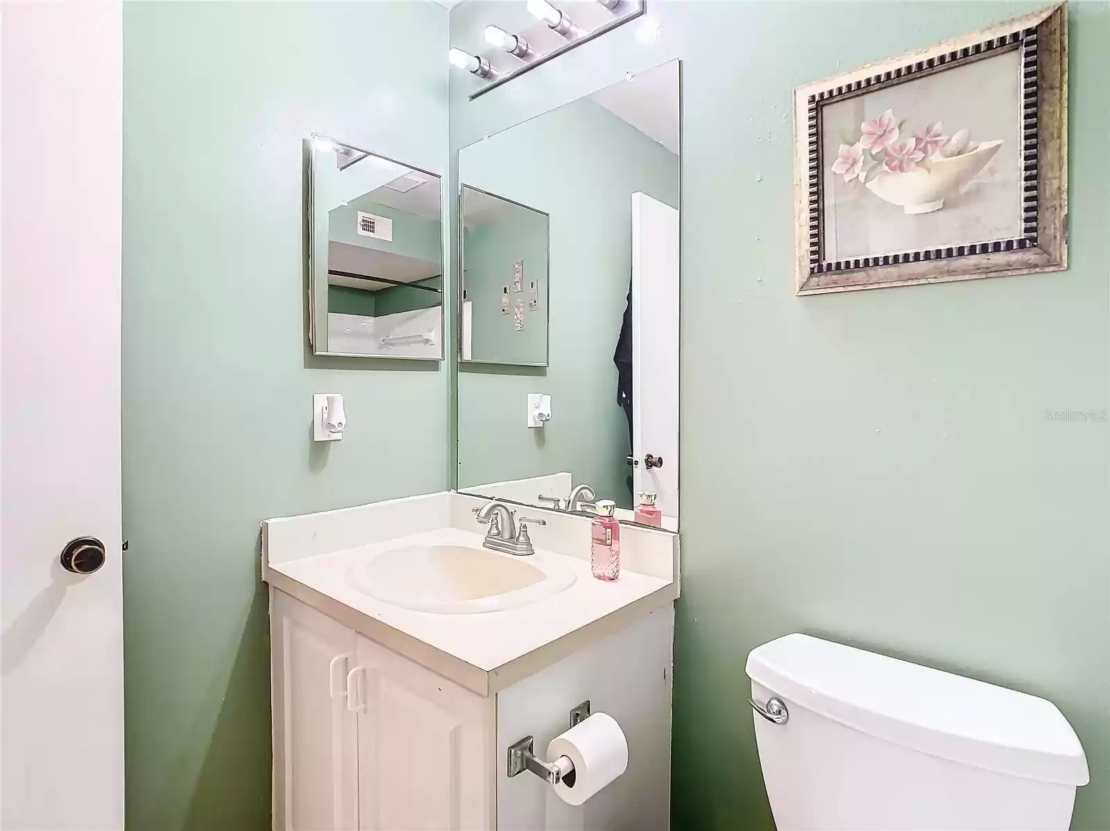 4115 CHATHAM OAK COURT, TAMPA, Florida 33624, 2 Bedrooms Bedrooms, ,2 BathroomsBathrooms,Residential,For Sale,CHATHAM OAK,MFRT3508193