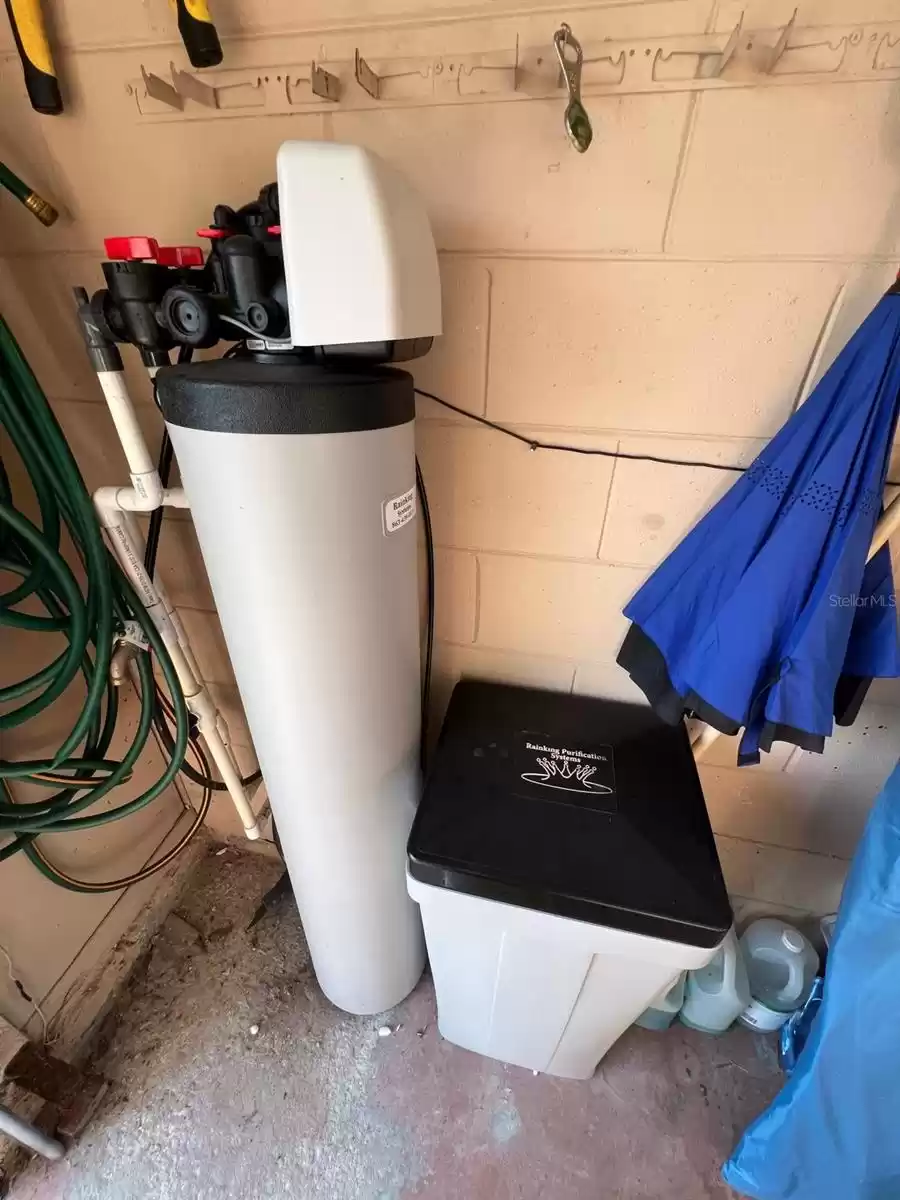 WATER SOFTENER SYSTEM INCLUDED