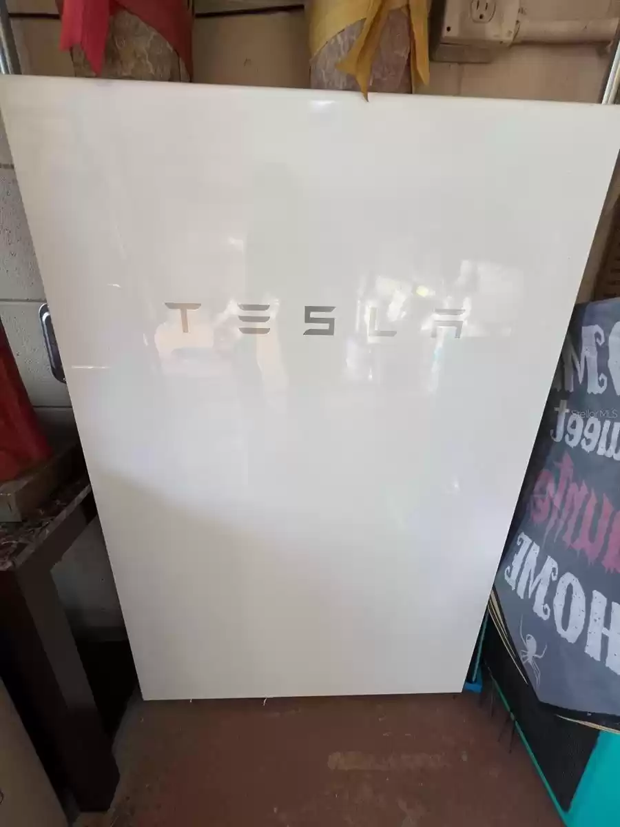 TESLA BATTERY AND PANELS