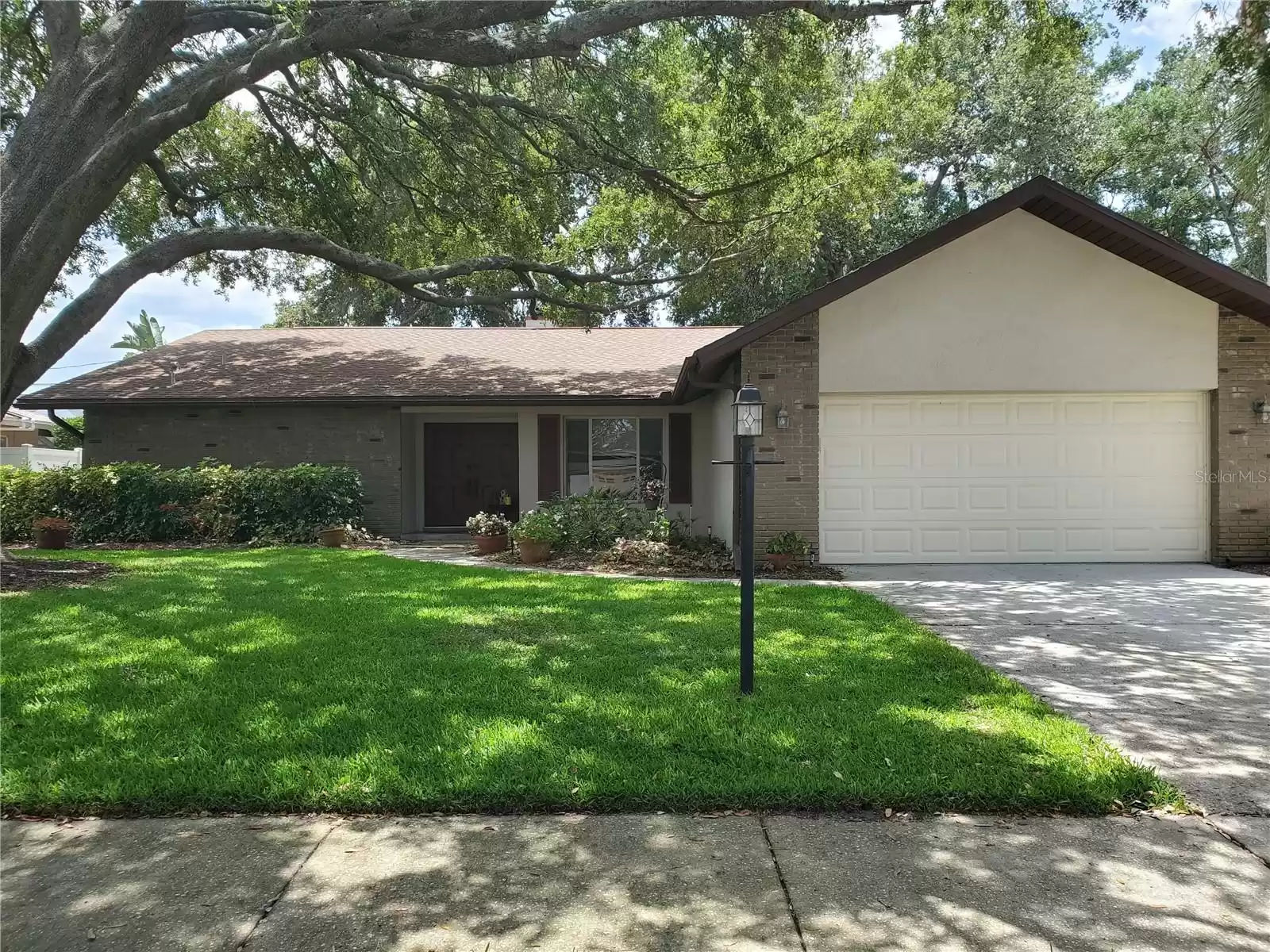 13964 106TH AVENUE, LARGO, Florida 33774, 3 Bedrooms Bedrooms, ,2 BathroomsBathrooms,Residential,For Sale,106TH,MFRU8229072