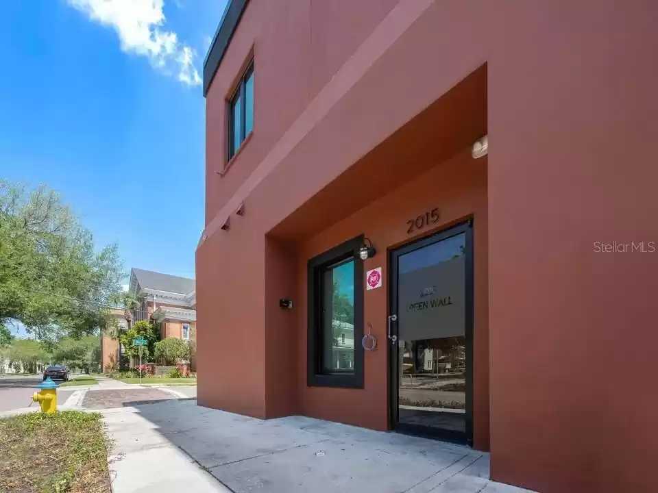 2015 CENTRAL AVENUE, TAMPA, Florida 33602, 1 Bedroom Bedrooms, ,1 BathroomBathrooms,Residential,For Sale,CENTRAL,MFRO6184888