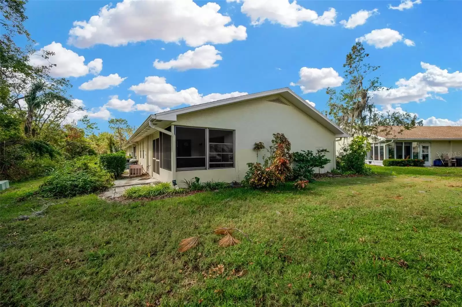 402 LAKE POINT COURT, SUN CITY CENTER, Florida 33573, 2 Bedrooms Bedrooms, ,2 BathroomsBathrooms,Residential,For Sale,LAKE POINT,MFRU8233370