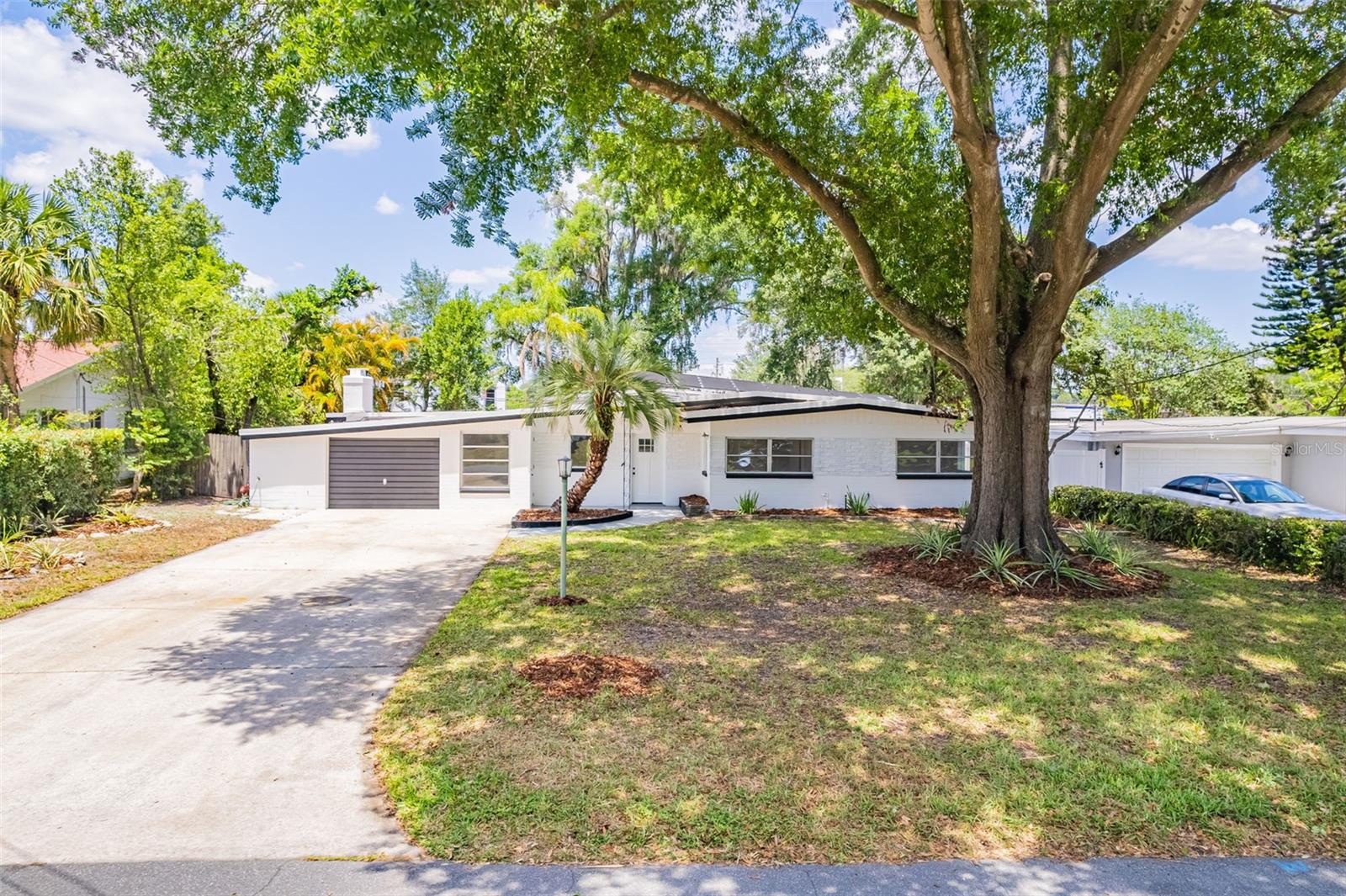 220 BLOSSOM LANE, WINTER PARK, Florida 32789, 3 Bedrooms Bedrooms, ,2 BathroomsBathrooms,Residential,For Sale,BLOSSOM,MFRO6187877