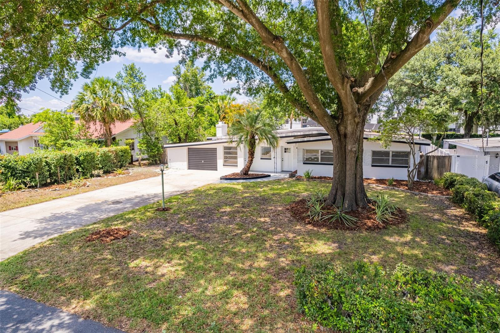 220 BLOSSOM LANE, WINTER PARK, Florida 32789, 3 Bedrooms Bedrooms, ,2 BathroomsBathrooms,Residential,For Sale,BLOSSOM,MFRO6187877