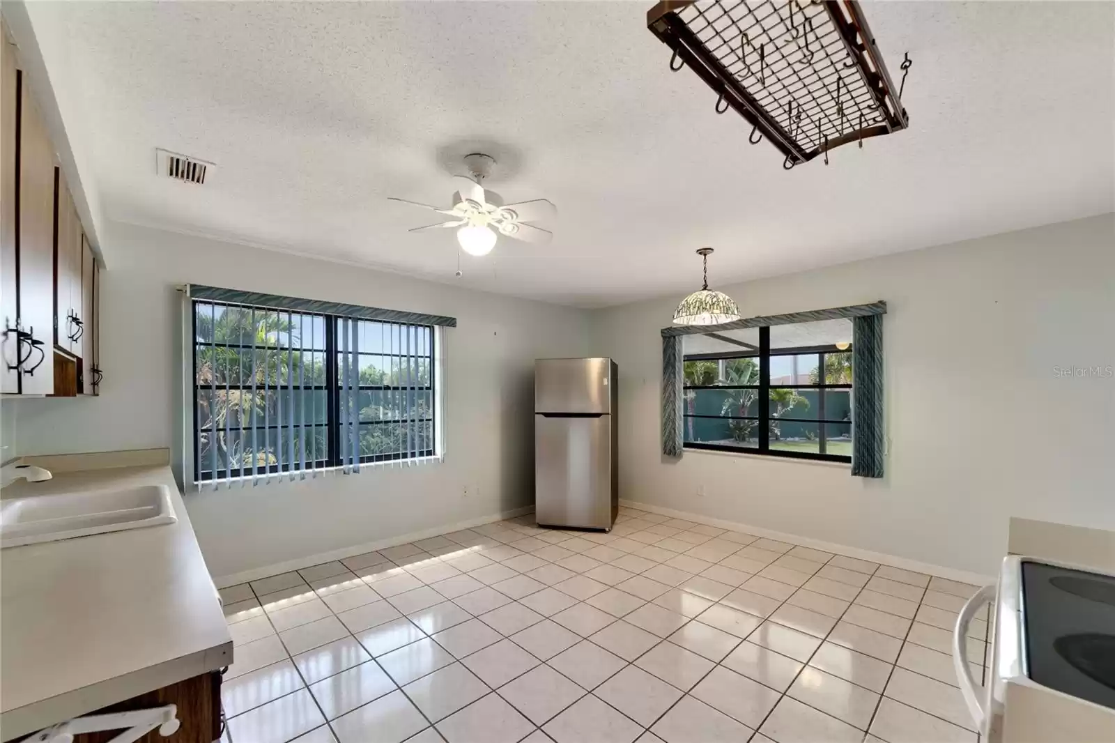 1602 DOWER WAY, SUN CITY CENTER, Florida 33573, 2 Bedrooms Bedrooms, ,2 BathroomsBathrooms,Residential,For Sale,DOWER,MFRT3511739