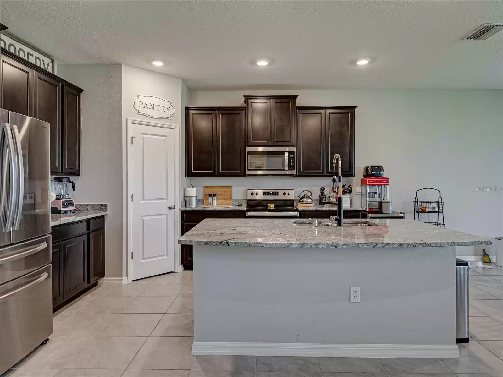 Kitchen with Walk In Pantry