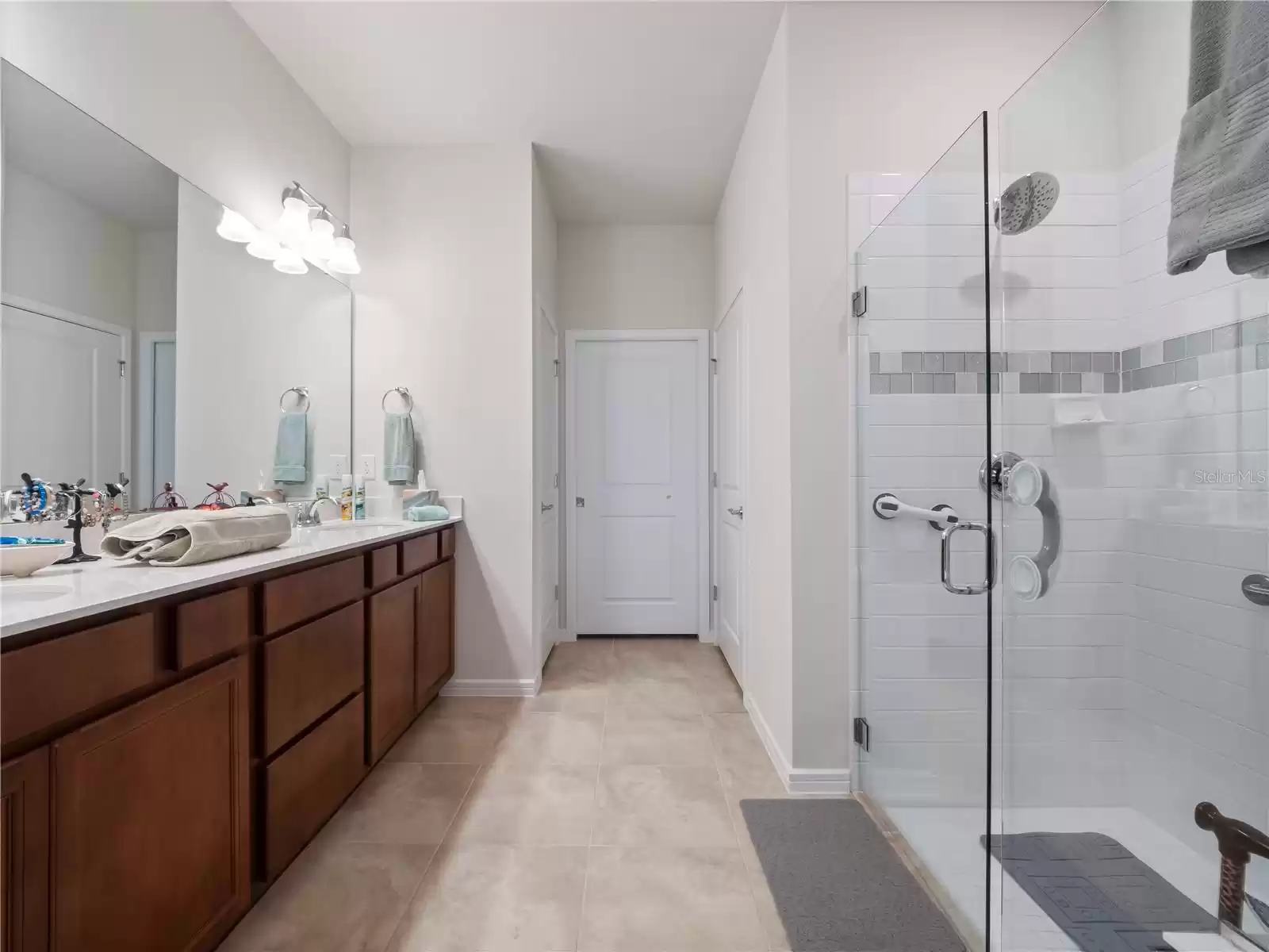 Oversized Walk in shower