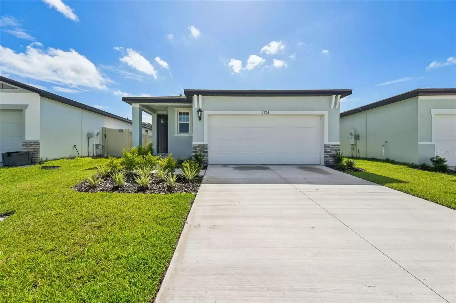 3706 RADIANT MOUNTAIN DRIVE, PLANT CITY, Florida 33565, 3 Bedrooms Bedrooms, ,2 BathroomsBathrooms,Residential,For Sale,RADIANT MOUNTAIN,MFRO6185583