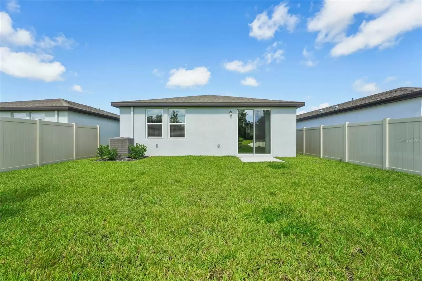 3706 RADIANT MOUNTAIN DRIVE, PLANT CITY, Florida 33565, 3 Bedrooms Bedrooms, ,2 BathroomsBathrooms,Residential,For Sale,RADIANT MOUNTAIN,MFRO6185583