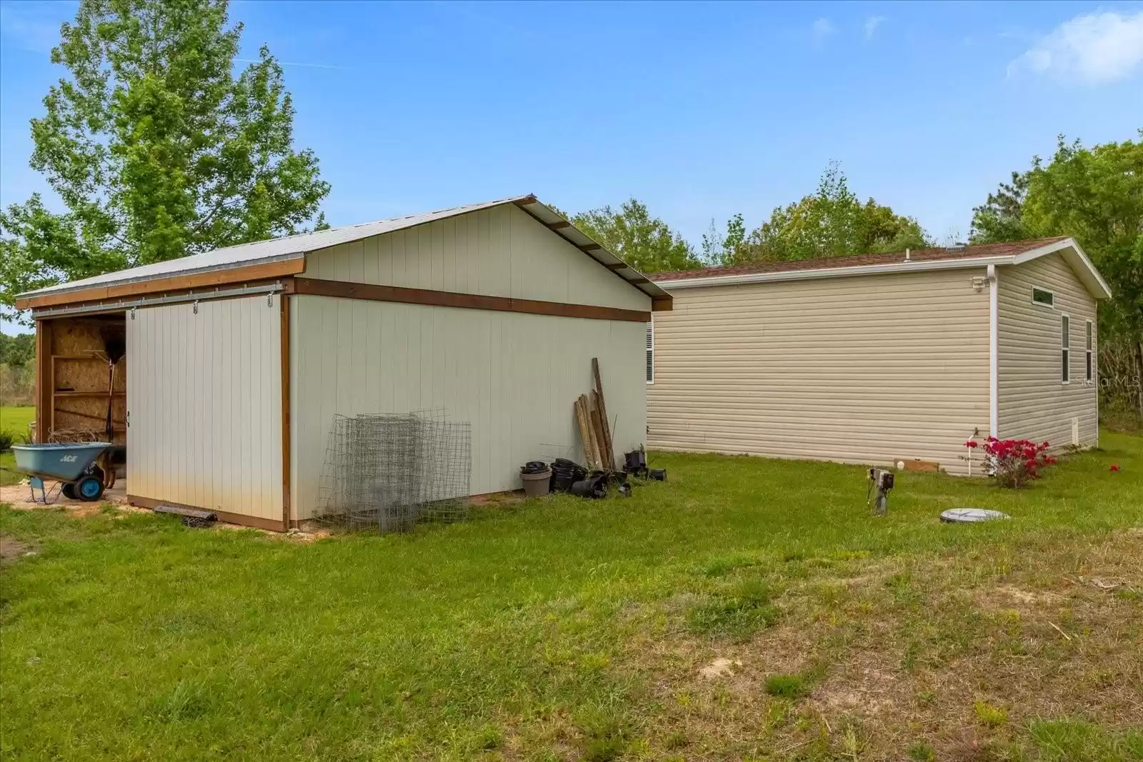 main home free standing garage