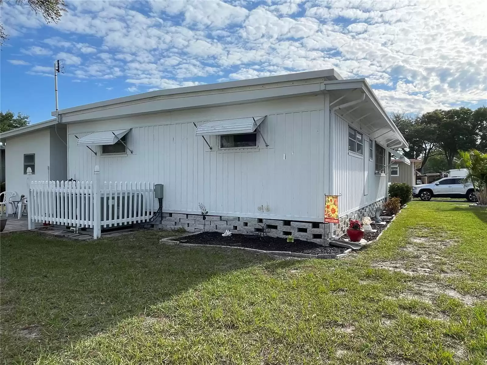 2331 BELLEAIR ROAD, CLEARWATER, Florida 33764, 2 Bedrooms Bedrooms, ,1 BathroomBathrooms,Residential,For Sale,BELLEAIR,MFRU8235537