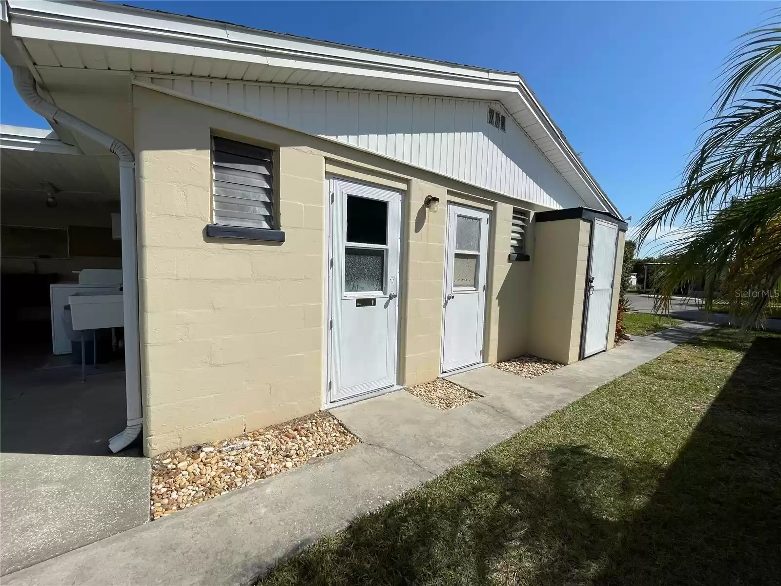 2331 BELLEAIR ROAD, CLEARWATER, Florida 33764, 2 Bedrooms Bedrooms, ,1 BathroomBathrooms,Residential,For Sale,BELLEAIR,MFRU8235537