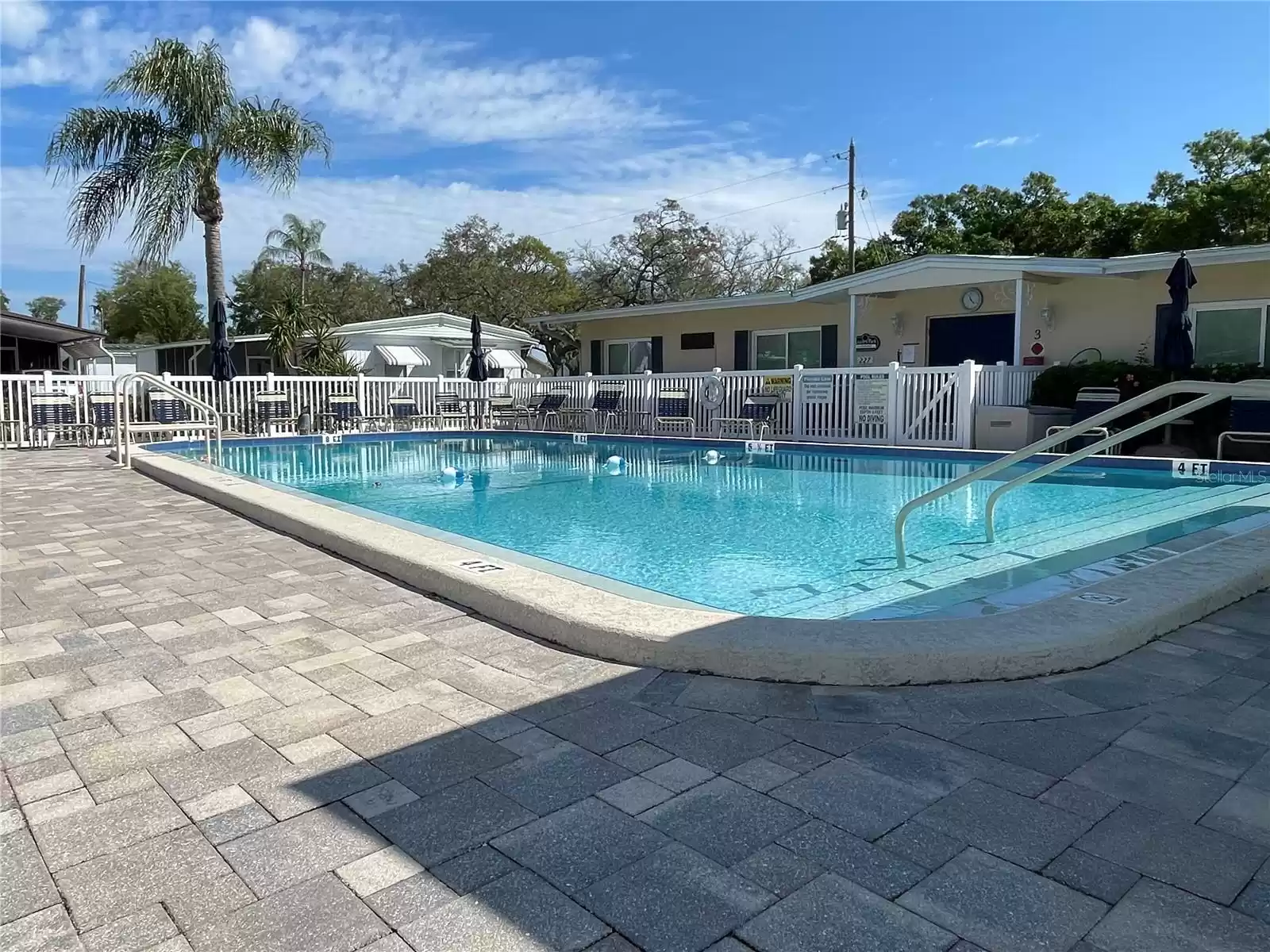 2331 BELLEAIR ROAD, CLEARWATER, Florida 33764, 2 Bedrooms Bedrooms, ,1 BathroomBathrooms,Residential,For Sale,BELLEAIR,MFRU8235537