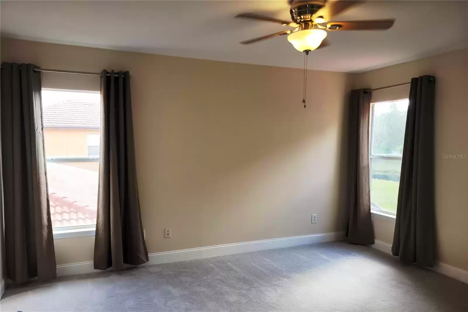 New paint and carpet in Master bedroom!