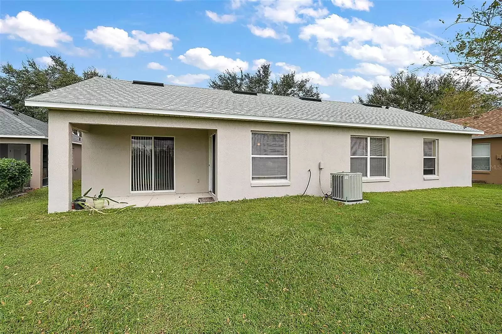 514 LAKE SUMNER DRIVE, GROVELAND, Florida 34736, 3 Bedrooms Bedrooms, ,2 BathroomsBathrooms,Residential,For Sale,LAKE SUMNER,MFRG5080006