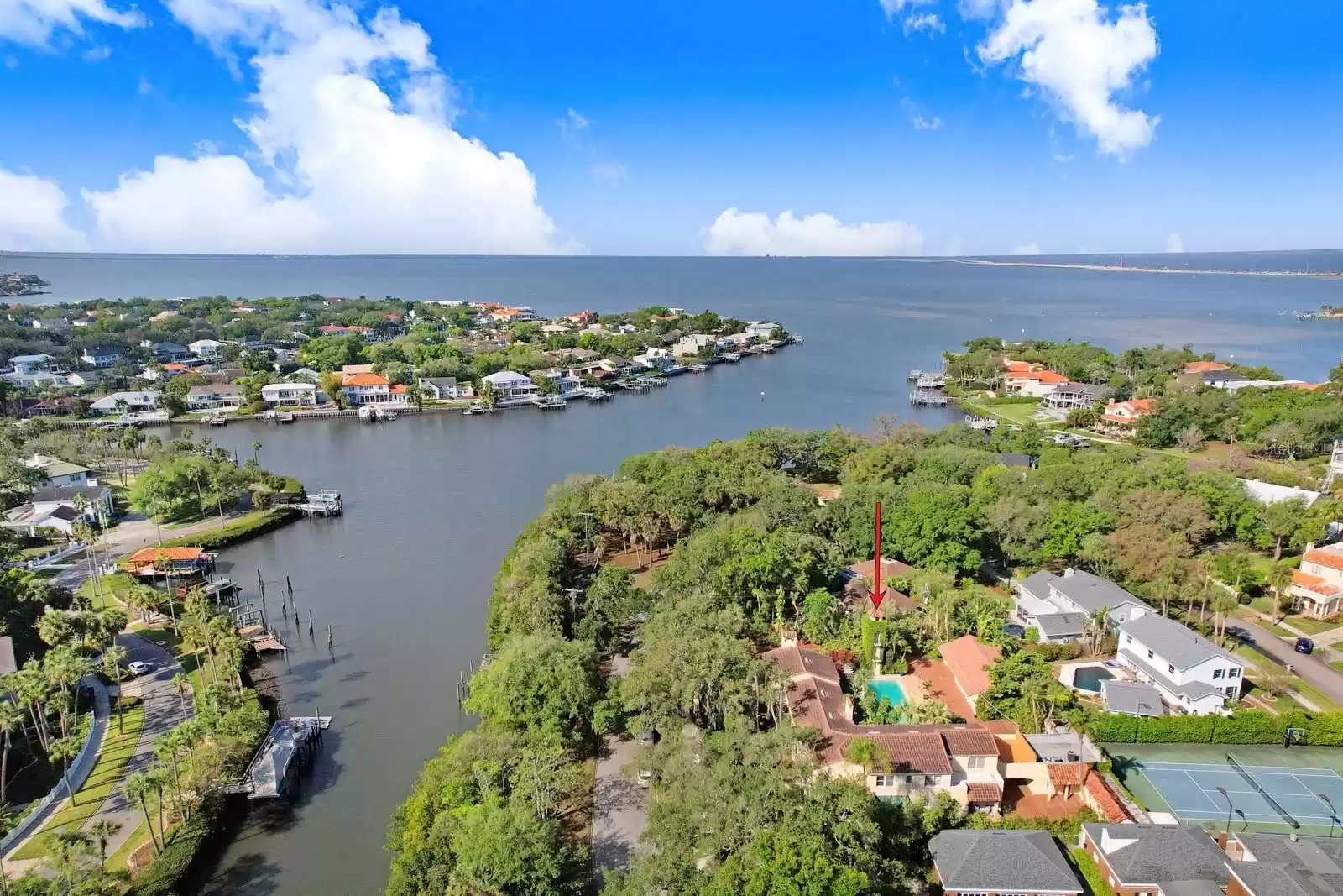 5020 SHORE CREST CIRCLE, TAMPA, Florida 33609, 6 Bedrooms Bedrooms, ,5 BathroomsBathrooms,Residential,For Sale,SHORE CREST,MFRT3513384