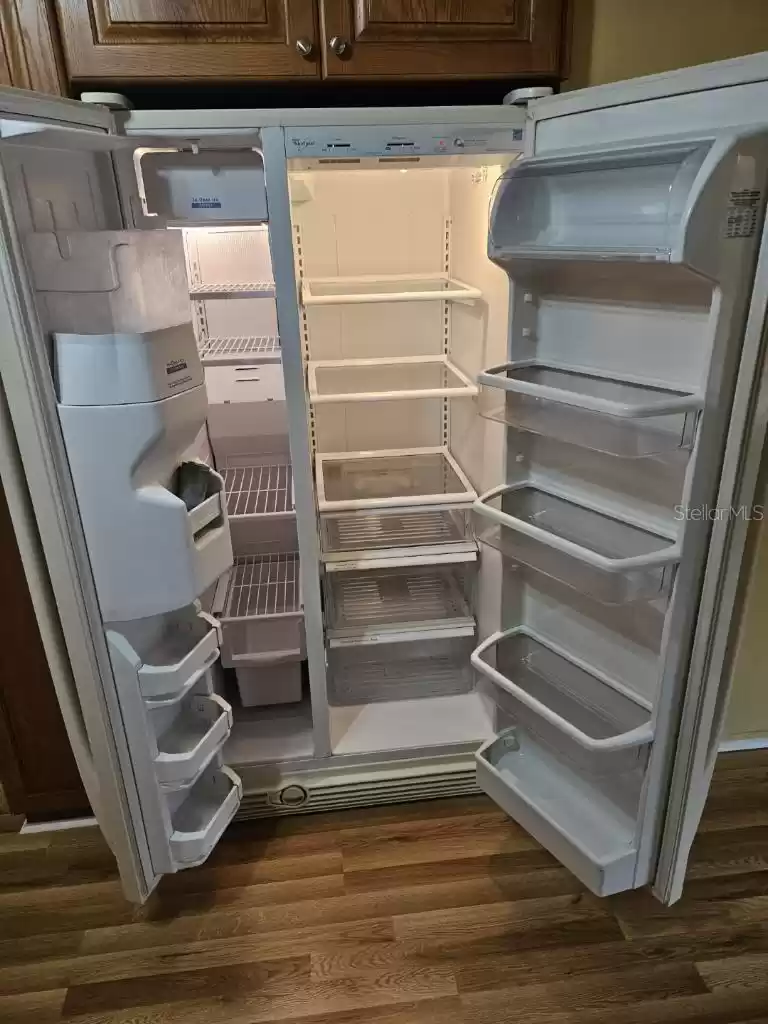 French door/ Refrigerator