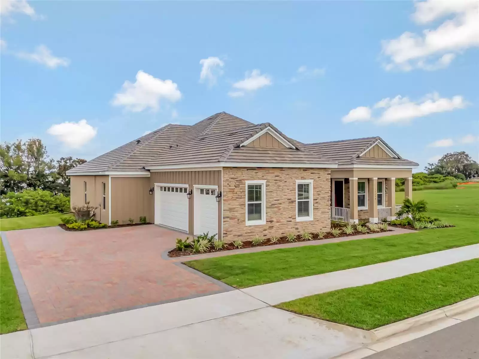 17798 HITHER HILLS CIRCLE, WINTER GARDEN, Florida 34787, 4 Bedrooms Bedrooms, ,3 BathroomsBathrooms,Residential,For Sale,HITHER HILLS,MFRO6191288