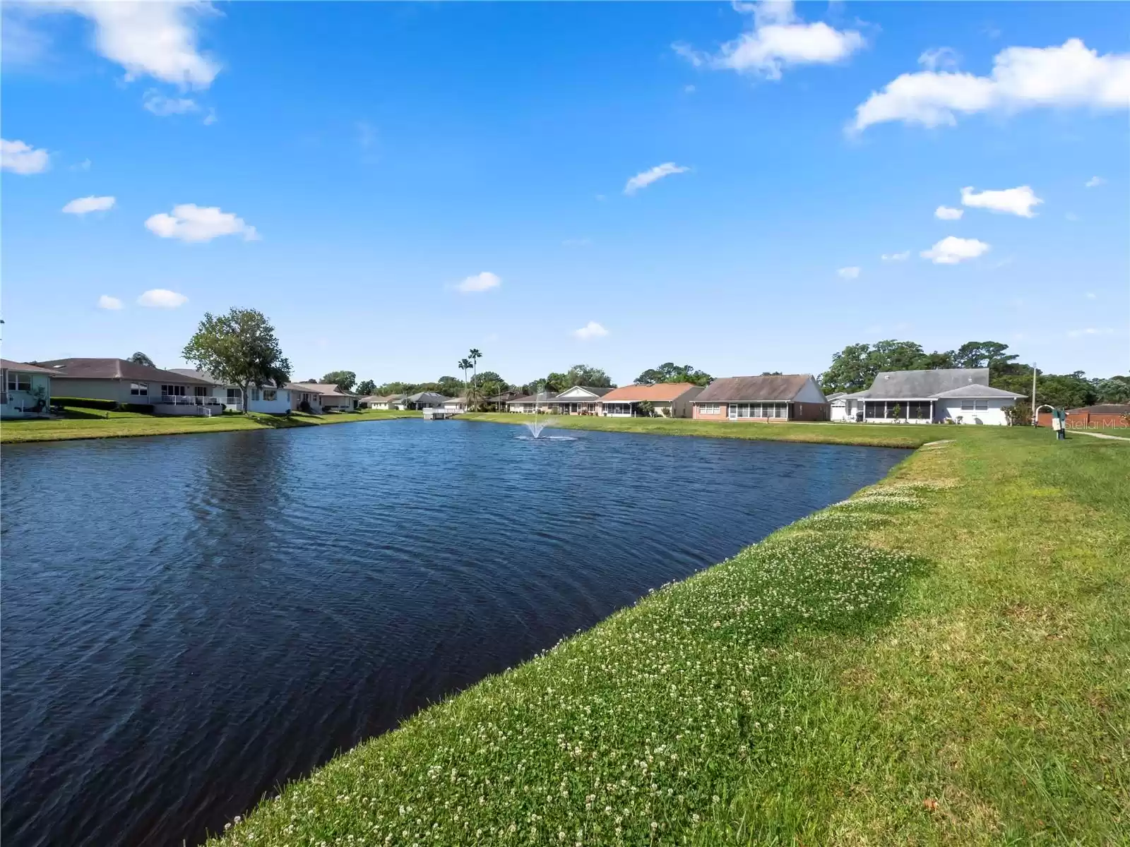 2260 SILVER LAKES DRIVE, LAKELAND, Florida 33810, 2 Bedrooms Bedrooms, ,2 BathroomsBathrooms,Residential,For Sale,SILVER LAKES,MFRL4943537