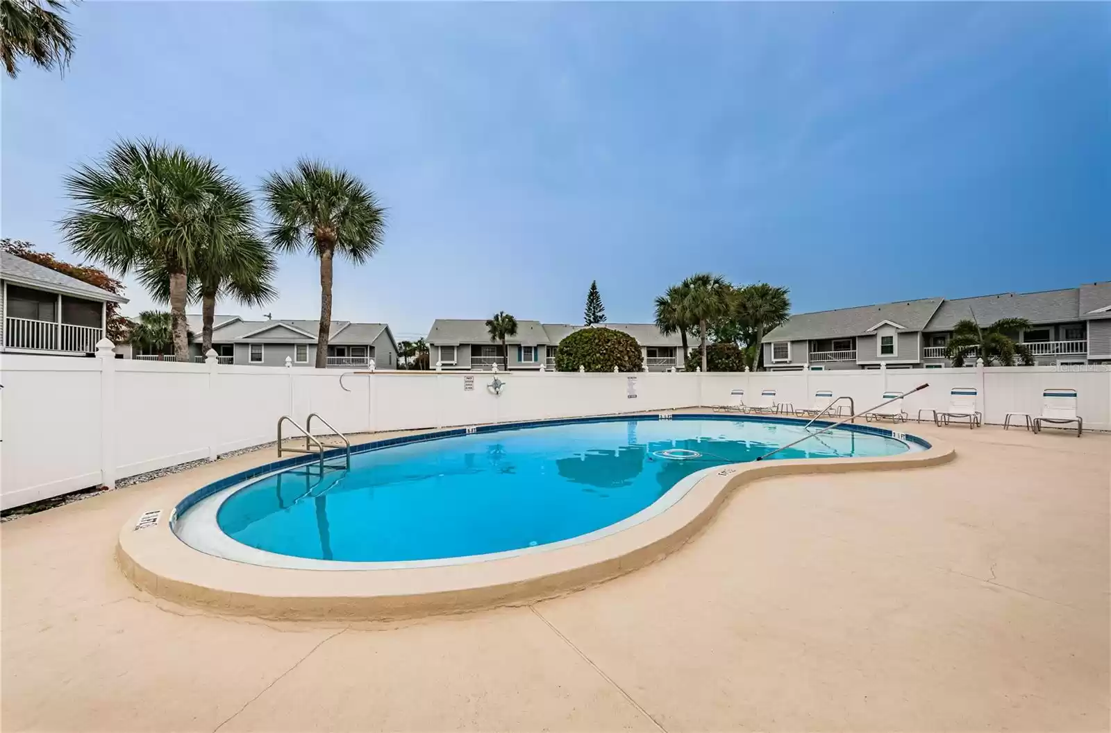 235 NAUTILUS WAY, TREASURE ISLAND, Florida 33706, 2 Bedrooms Bedrooms, ,2 BathroomsBathrooms,Residential,For Sale,NAUTILUS,MFRU8236141