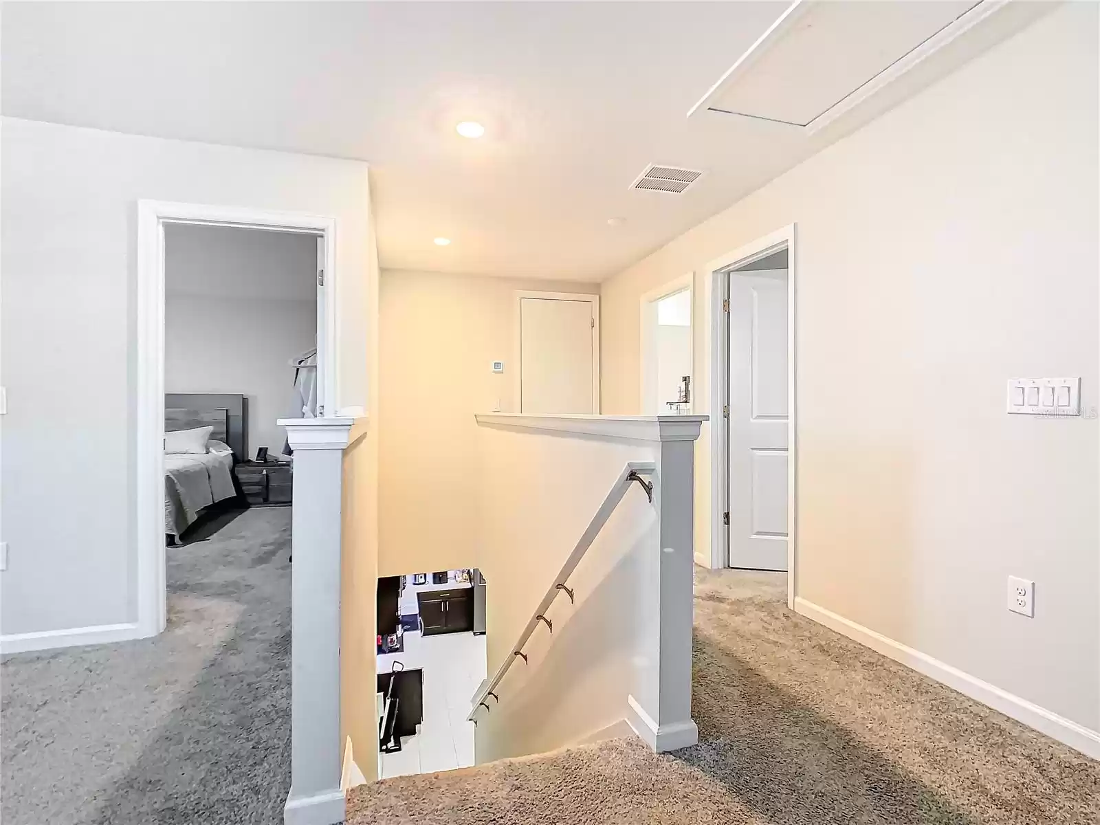 2nd Floor | Entryway