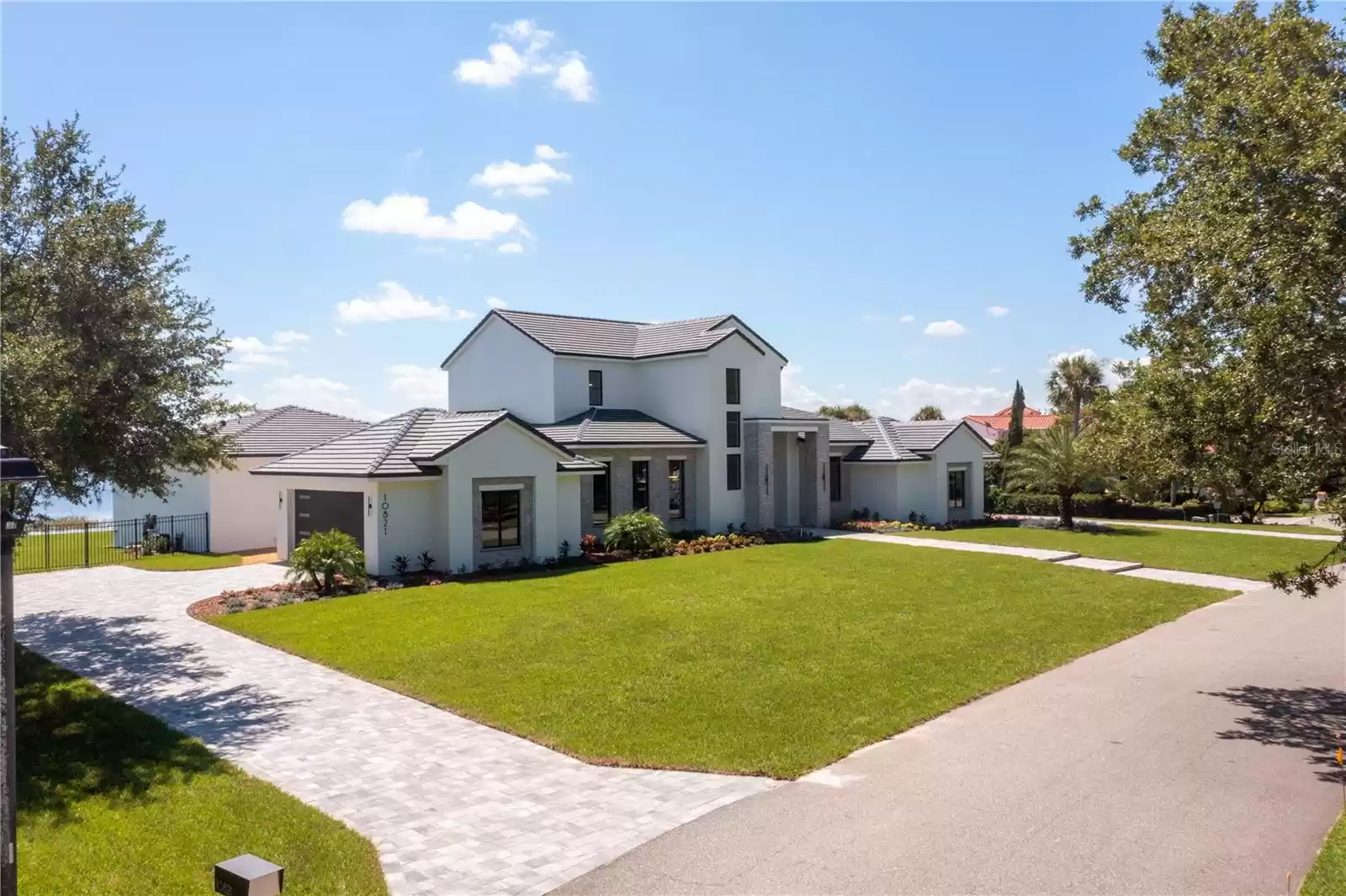 10821 BAYSHORE DRIVE, WINDERMERE, Florida 34786, 4 Bedrooms Bedrooms, ,4 BathroomsBathrooms,Residential,For Sale,BAYSHORE,MFRO6189960