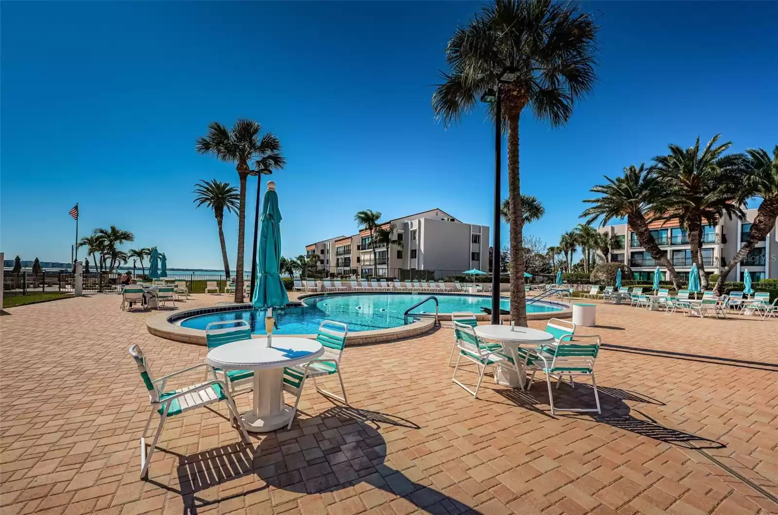 800 GULFVIEW BOULEVARD, CLEARWATER, Florida 33767, 2 Bedrooms Bedrooms, ,2 BathroomsBathrooms,Residential,For Sale,GULFVIEW,MFRU8237423