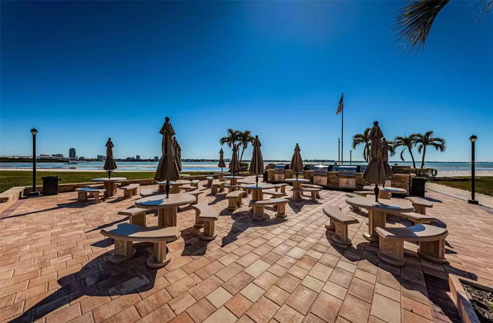 800 GULFVIEW BOULEVARD, CLEARWATER, Florida 33767, 2 Bedrooms Bedrooms, ,2 BathroomsBathrooms,Residential,For Sale,GULFVIEW,MFRU8237423