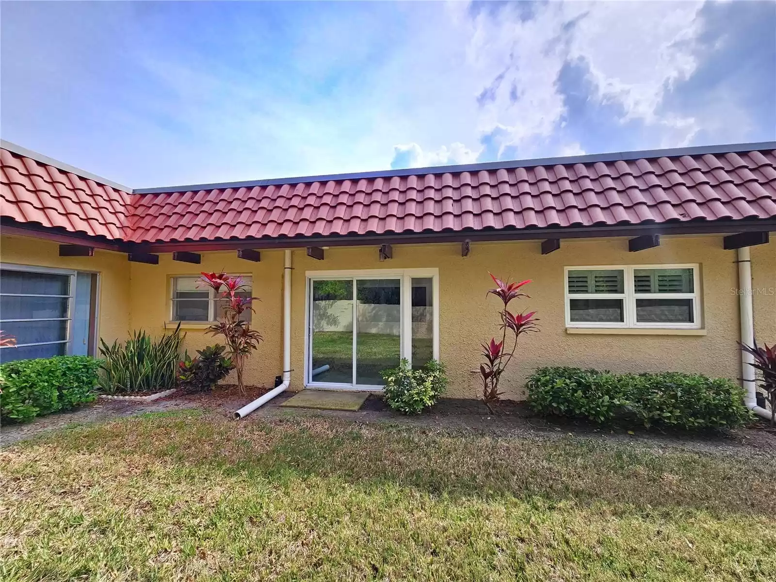 1701 PINEHURST ROAD, DUNEDIN, Florida 34698, 1 Bedroom Bedrooms, ,1 BathroomBathrooms,Residential,For Sale,PINEHURST,MFRU8233112